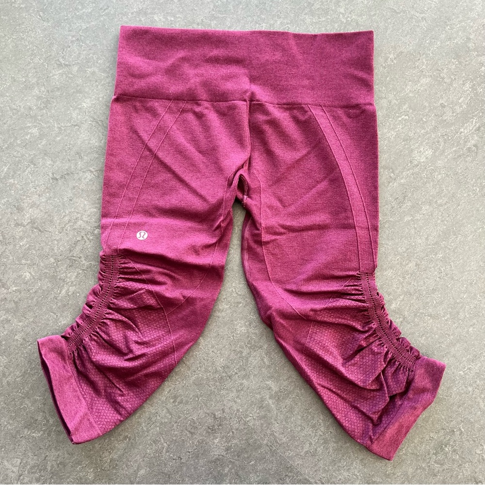 lululemon | Vintage In the Flow ruched crop leggings. Size 6. Plum color